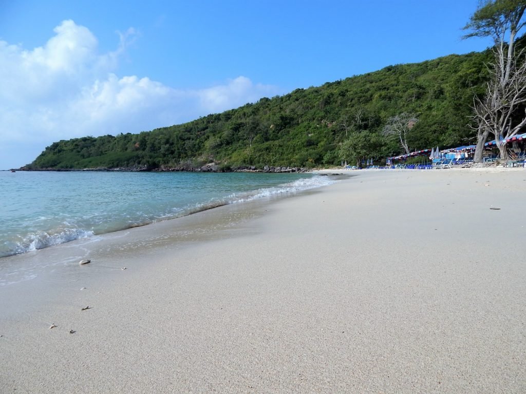 Nuan beach Koh Larn travel Thailand